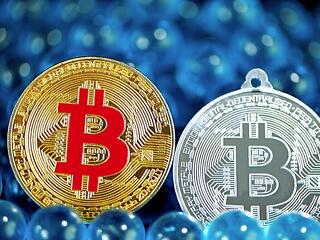 Rugóra jár a forint, már mindkét elnökjelölt támogatja a bitcoint