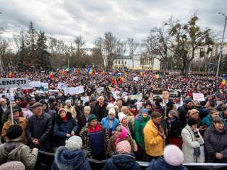 Tüntetés Kisinyovban, Moldova fővárosában. Fotó: EPA/DUMITRU DORU 