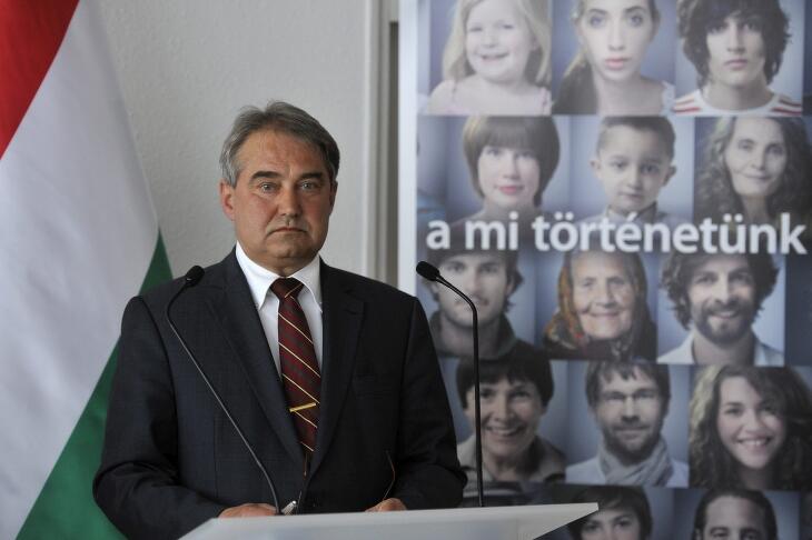 Töröcskei István az Államadósság Kezelő Központ (ÁKK) vezetőjeként, 2013. április 15-én