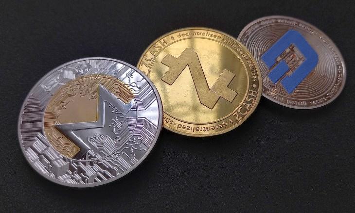 Már 396-nál jár az euró, 200 millióan kriptóznak egy helyen
