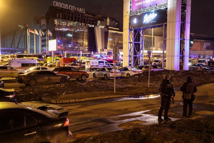 A terrortámadás helyszíne, a Crocus City Hall épülete a Moszkva környéki Krasznogorszkban 2024. március 22-én.
