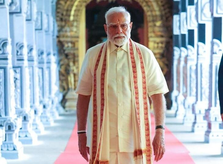 Narendra Modi indiai miniszterelnök nyugodtnak látszik