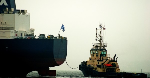 Υπάρχει μια χώρα της ΕΕ που κερδίζει πολύ καλά από το ρωσικό αργό πετρέλαιο