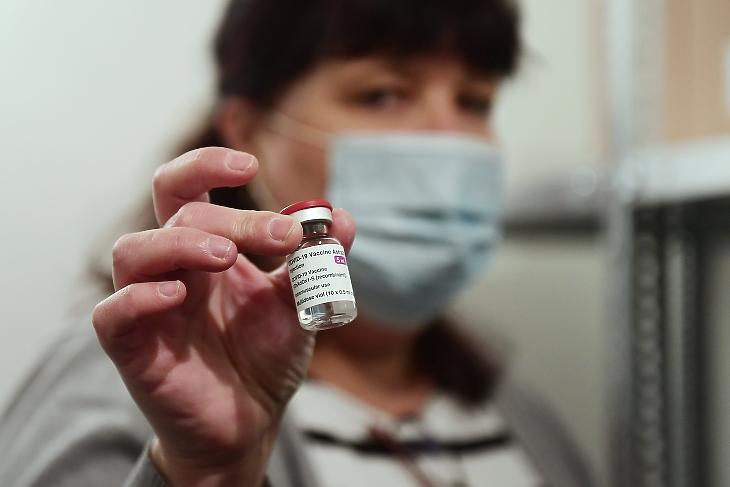 Az adatvédelmi hatóság vizsgálja az oltási mizériát