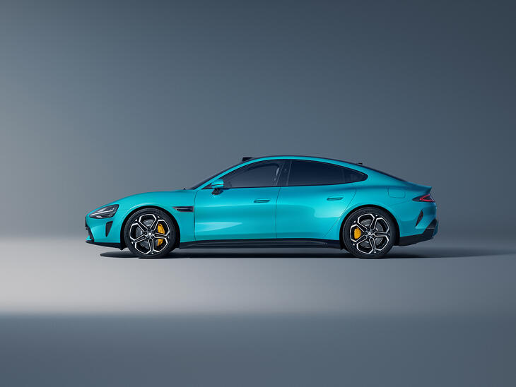 Lebukott a kínai high tech hintó a német utakon