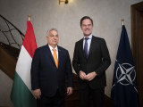  Miniszterelnöki Sajtóiroda által közreadott képen Orbán Viktor miniszterelnök (b) és Mark Rutte NATO-főtitkár találkozója Brüsszelben 2025. február 3-án. 