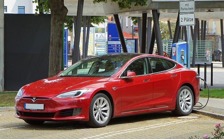 Tesla (Pixabay)
