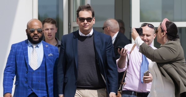 Vádat emeltek a republikánus képviselő ellen, aki korábban teleírta hazugságokkal az életrajzát