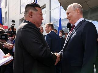 Két hónapra elég ajándékot kapott Putyin Kim Dzsonguntől