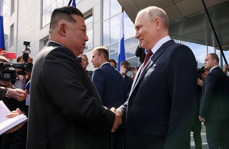 Kim Dzsongun és Vlagyimir Putyin találkozója Oroszországban. Fotó: EPA/MIKHAIL METZEL/SPUTNIK
