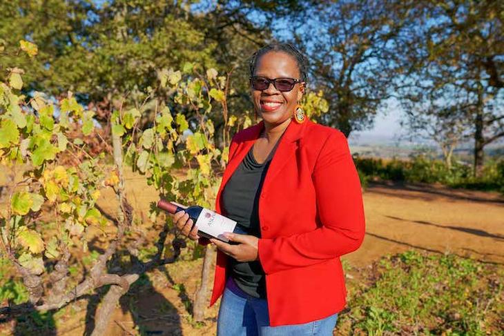 Bemutatjuk Dél-Afrika első fekete női borászát