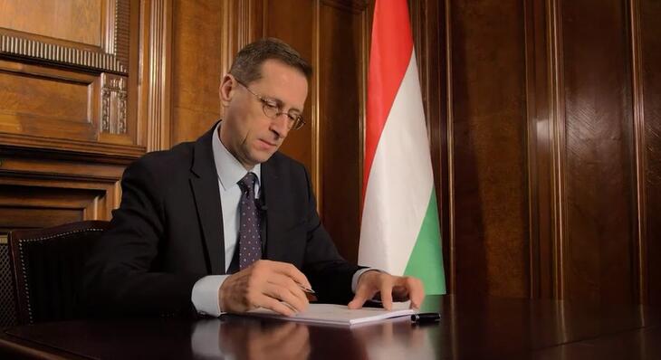 Alapember lép ki a Fideszből – vagy már ki is lépett?