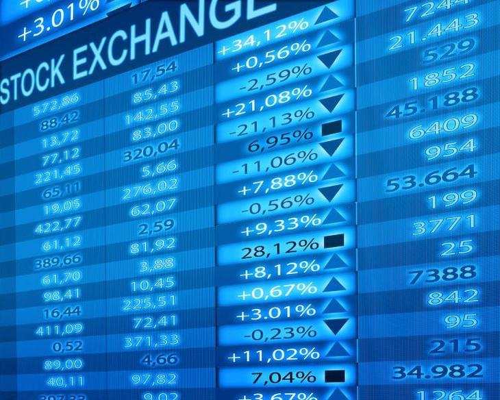 Kirobbanó erőben a forint, további benzináremelést sejtető szinteken az olaj
