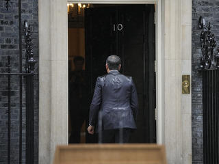 Földindulás Britanniában: összedőlhet a brit politikai rendszer