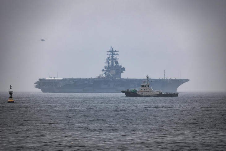 Az Egyesült Államok legalább négy hadihajót tartott Tajvantól keletre, a USS Ronald Reagan repülőgép-hordozó kíséretében. Fotó: Depositphotos