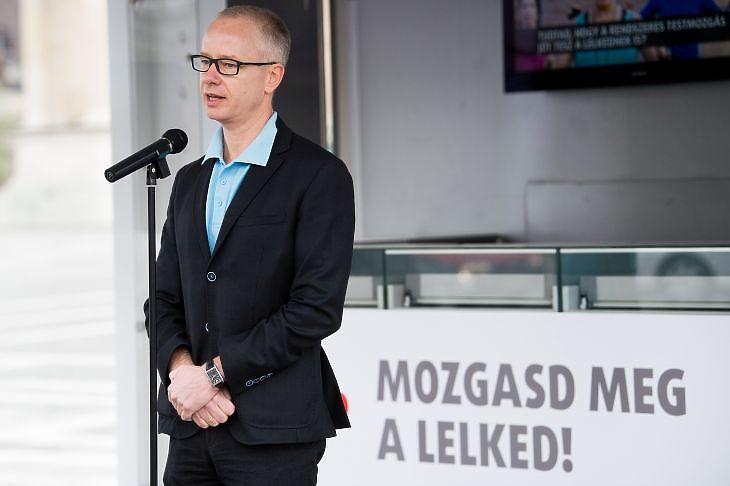 Kásler idő előtt visszahívott egy kórházi menedzsert három kulcsintézmény éléről
