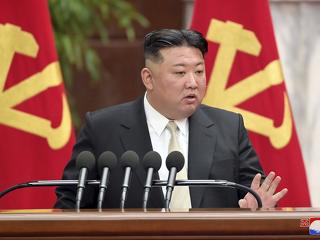 Kim Dzsongun műholdat akart, ballisztikus rakéta lett belőle