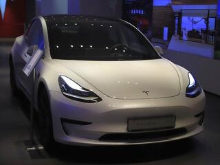 Irán nyomasztja a forintot, mikor virít a Tesla?