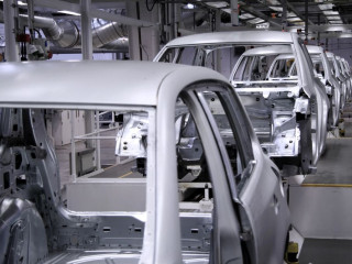 Váratlan húzással csökkentenék az európai autóipar függőségét