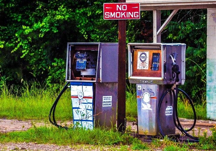 Áprilisban elszáll majd a benzin ára?