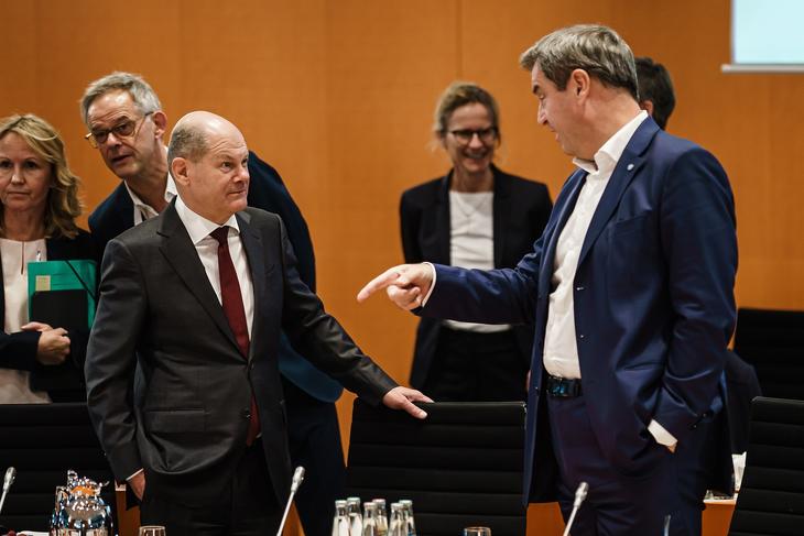 Nincs egyetértés: Olaf Scholz kancellár és Markus Söder, a CSU elnöke. (Korábbi felvétel.) Fotó: EPA/CLEMENS BILAN