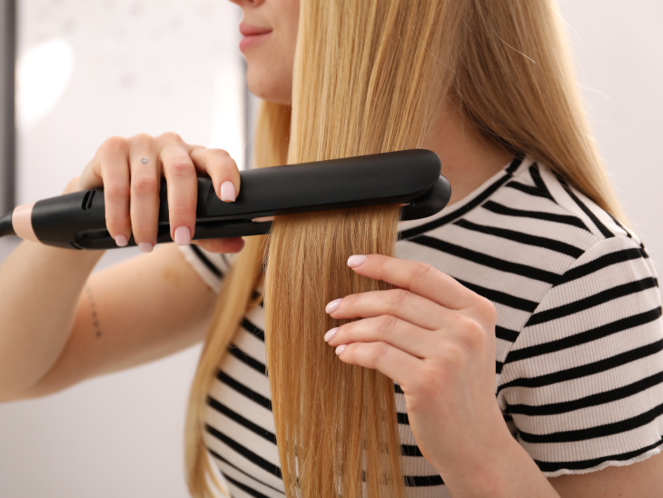 Téli hajápolás luxuskivitelben – megéri a prémium sampon és a gőzölős hajvasaló?