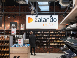 2700 munkahely veszélyben: a Zalando bezárja az egyik legnagyobb logisztikai központját 