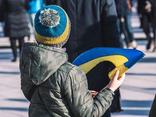 Jó hírt kapott 300 ezer ukrán menekült, tovább maradhatnak Nagy-Britanniában