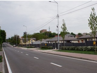 A Vokzalna utca Bucsában 2023. májusban. Fotó: Twitter/Ukrajna Védelmi Minisztériuma/Ruslan Kravchenko