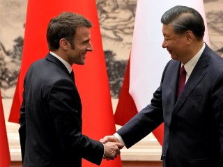 Emmanuel Macron francia elnök és Hszi Csin-ping kínai elnök Pekingben 2023. április 6-án. Fotó: EPA/Ng Han Guan 