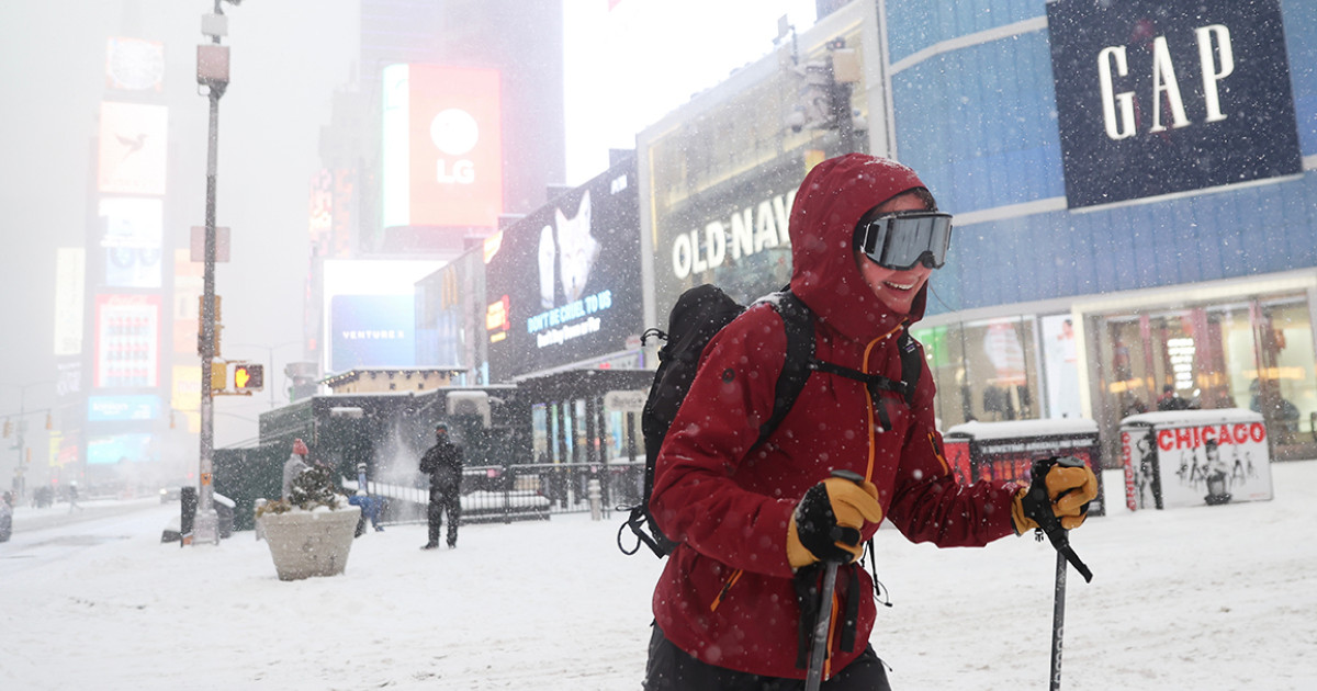 Teljes káoszt hozott a hó az Egyesült Államokban, százezrek áram nélkül