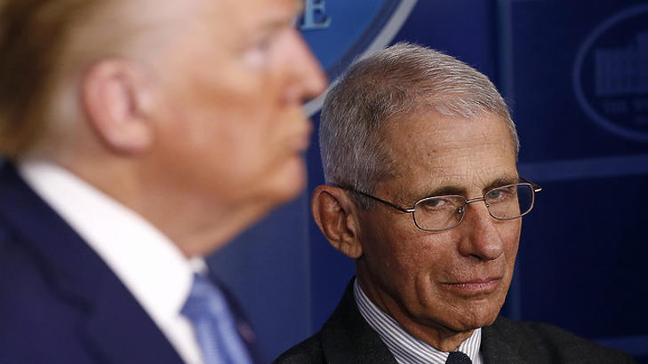 Donald Trump és Anthony Fauci, a fertőző betegségekkel foglalkozó NIAID igazgatója.