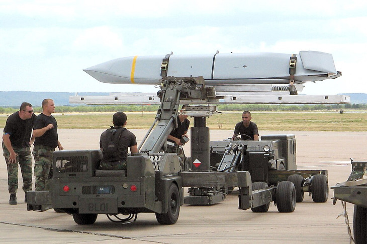 AGM-158 JASSM cirkálórakéta - újabb változatai akár 1800 kilométerre is elszállnak, az orosz légvédelemnek nem sok esélye lenne a lopakodó technológia ellen