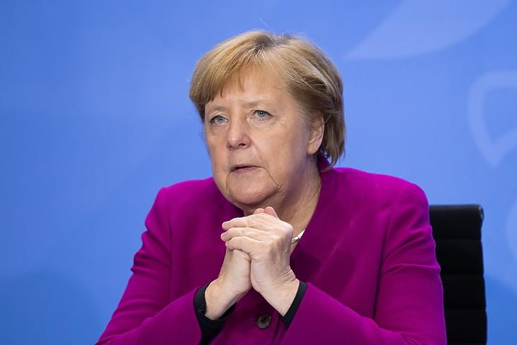 Angela Merkel a koronavírus ellenes korlátozásokról tartott sajtótájékoztatón Berlinben 2020. október 14-én. EPA/HAYOUNG JEON