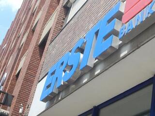 Reagált az Erste arra, hogy Simor András szerint az MNB alelnöke megzsarolta az Erste vezérét