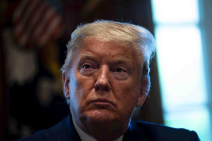 Koronavírus: Orbán és Trump azonnal ráugrott a vallásra