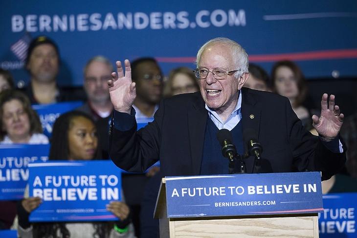 Bernie Sanders nyert New Hampshire-ben