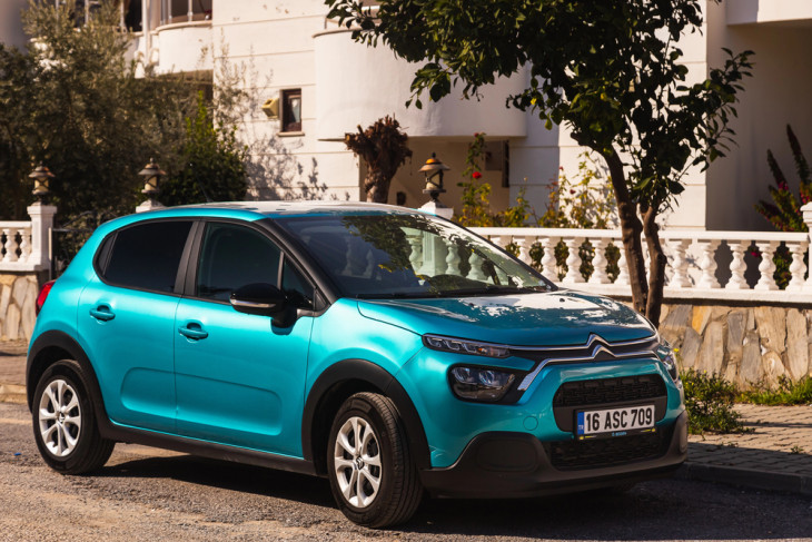 A halálos baleset egy Citroen C3-assal történt