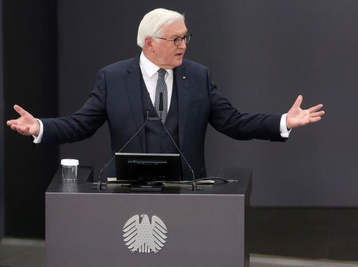 Frank-Walter Steinmeier: bocsássanak meg. (Korábbi felvétel.) 