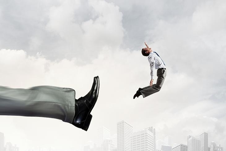 Elveszett munkahelyek: mi lett volna, ha veszélyhelyzetben nem vasútra és stadionra költ a kormány?