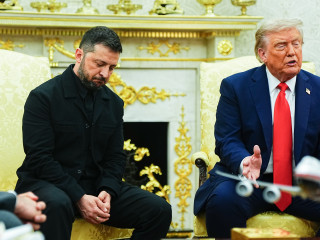 Donald Trump amerikai  és Volodimir Zelenszkij ukrán elnök megbeszélést folytat a washingtoni Fehér Ház Ovális irodájában 2025. augusztus 18-án