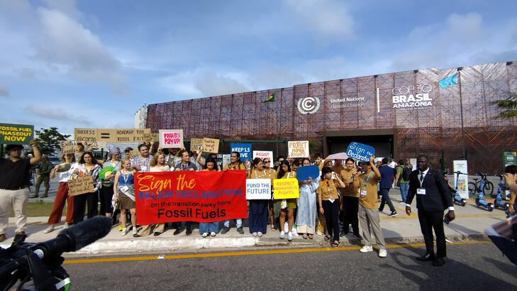 Kína visszavárja „nagy barátját”, feldühödtek az őslakosok – ilyen volt az ENSZ klímacsúcsa a helyszínen