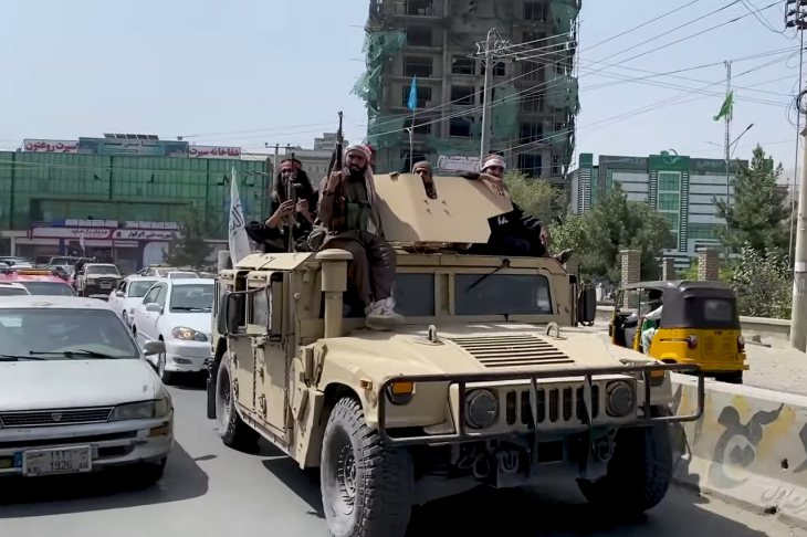 Talibán harcosok 2021 Kabul