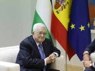 Mahmúd Abbász palesztin elnököt fogadja Pedro Sánchez spanyol miniszterelnök a madridi kormányfői hivatalban, a Moncloa-palotában 2024. szeptember 19-én