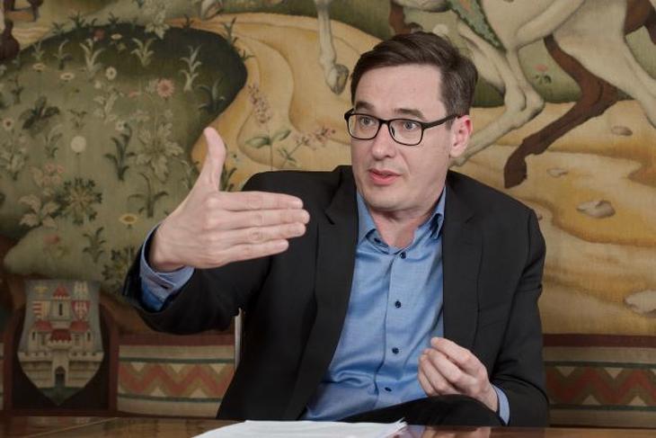 Klasszis Klubunkban Ön is kérdezhet Karácsony Gergelytől!