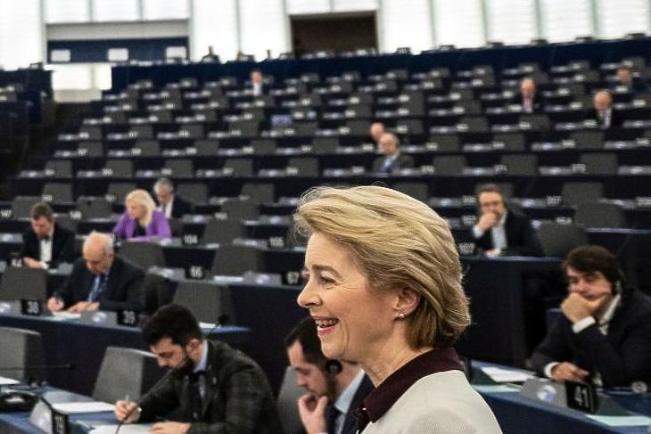 A koronavírus miatt takaréklángon az Európai Parlament
