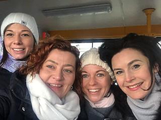 A nap képe: ez a négy nő nagyon megdöntené Orbánt