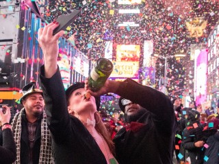 New York-i ünneplők.