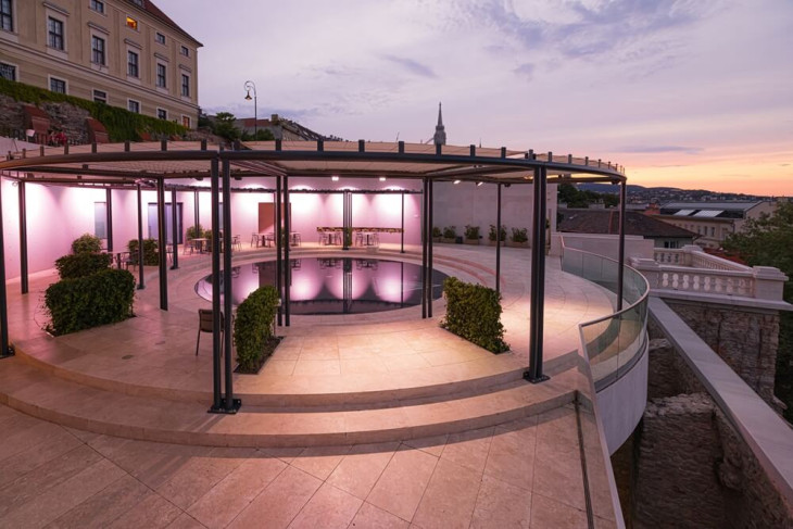 Aranybástya Étterem