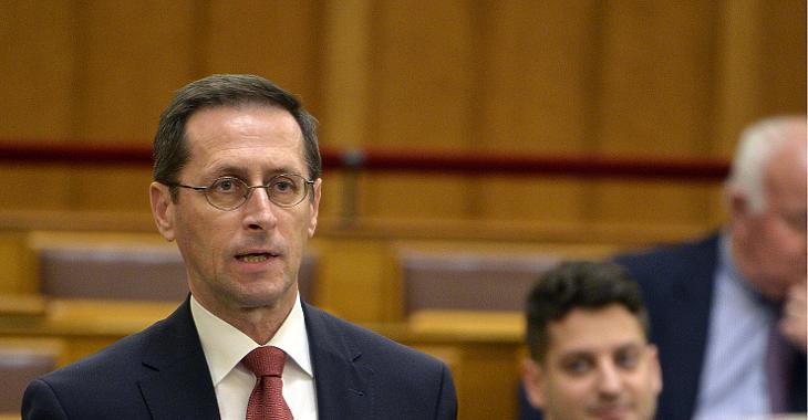 A 2922 milliárdos hiány ellenére sem vált irányt a Pénzügyminisztérium